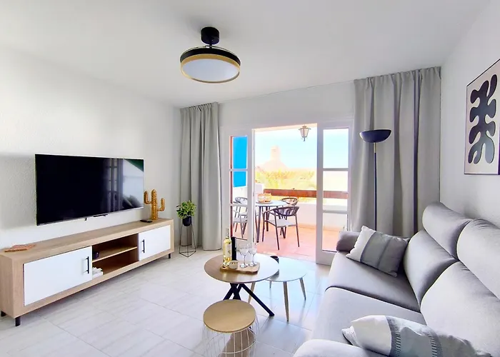 Sunlit Isle - Heated Pool, Fibre Net, Los Cristianos