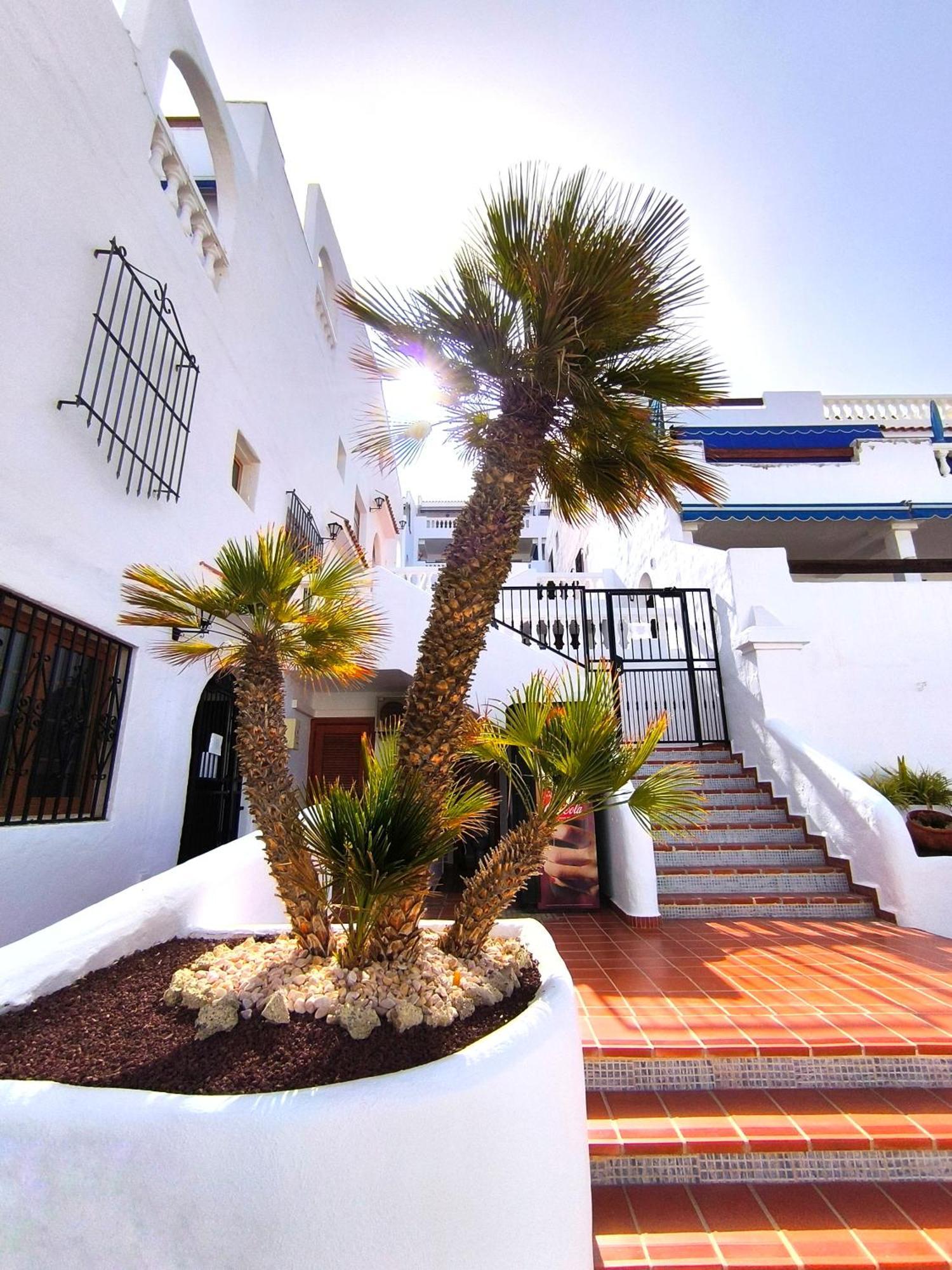 Apartment Sunlit Isle - Heated Pool, Fibre Net, Cristianos *