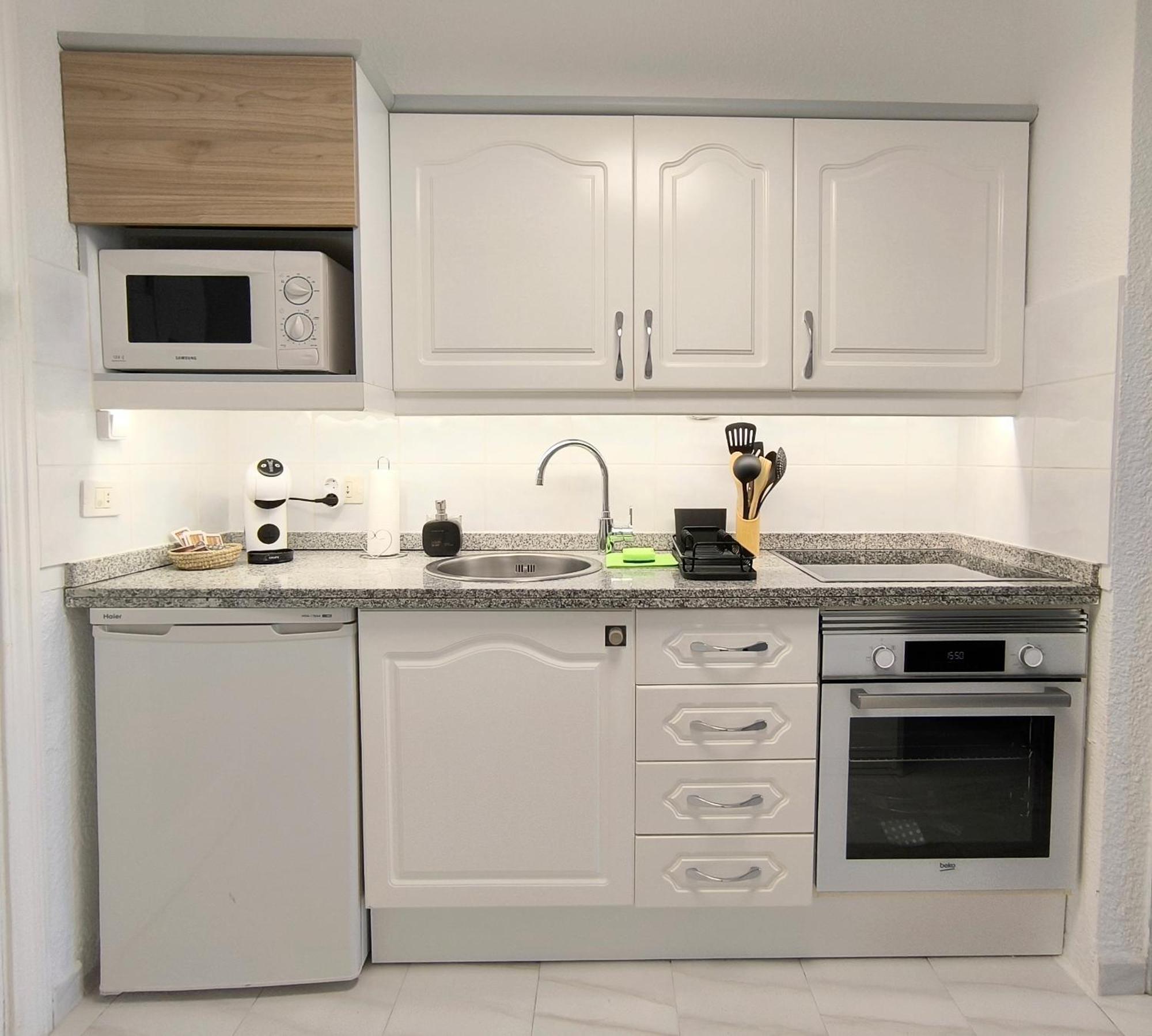 Apartamento Sunlit Isle - Heated Pool, Fibre Net, Cristianos