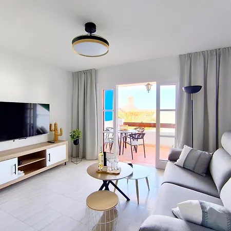 Sunlit Isle - Heated Pool, Fibre Net, Los Cristianos Los Cristianos  Buitenkant foto