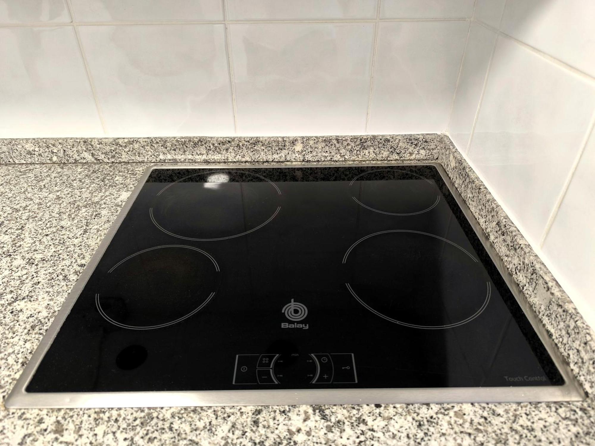Sunlit Isle - Heated Pool, Fibre Net, Cristianos Apartamento