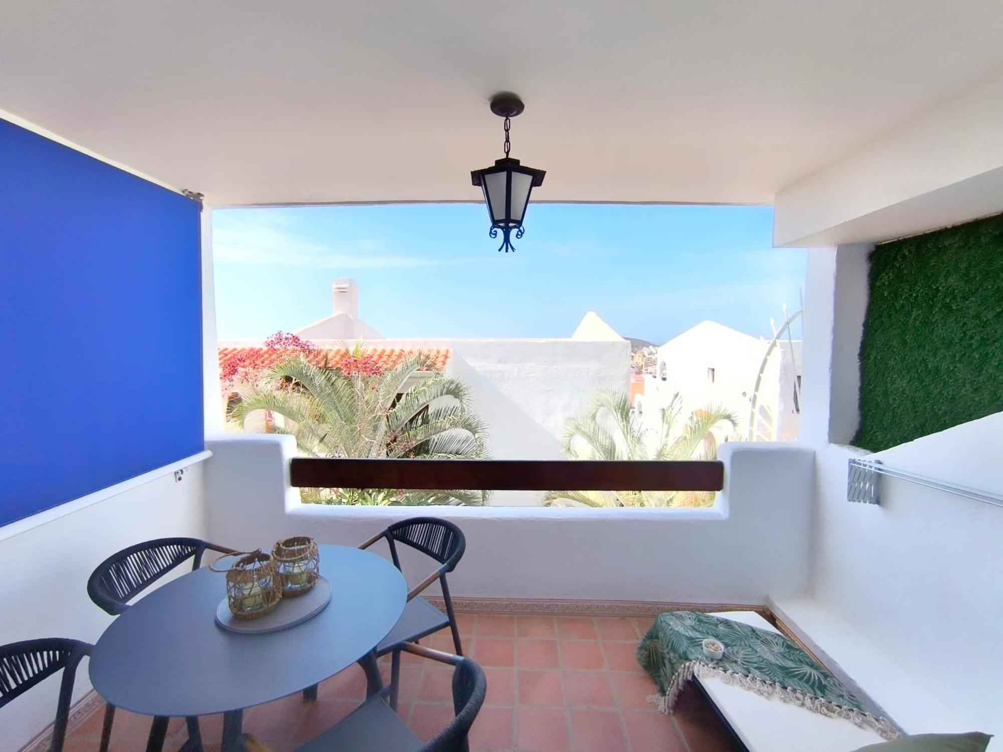 Sunlit Isle - Heated Pool, Fibre Net, Cristianos Apartment